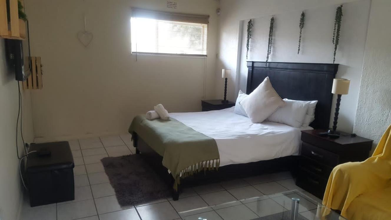 Self-Catering 1Bedr Cottage In Sandton With Free Wifi ヨハネスブルグ エクステリア 写真